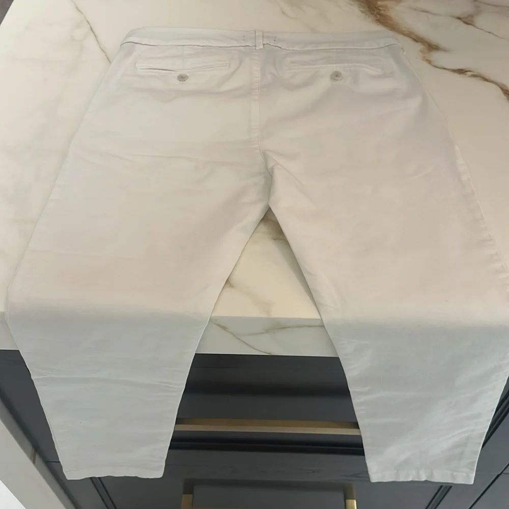 Express color white